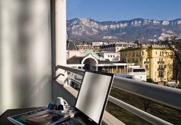 Golden Tulip Aix-Les-Bains