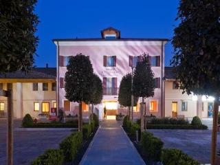 Al Tezzon Hotel