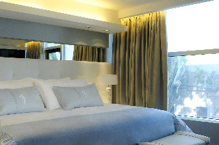 1828 Smart Hotel