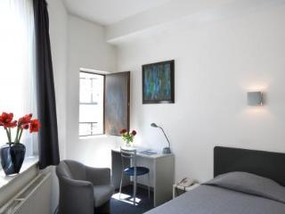 Argus Hotel