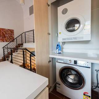Emu Walk Apartments by Voyages