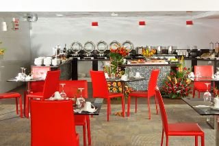 Altamira Village Hotel & Suites