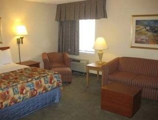 Baymont Inn and Suites Detroit / Romulus Airport