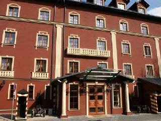 Diament Arsenal Palace