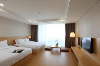 The Suites Hotel Naksan
