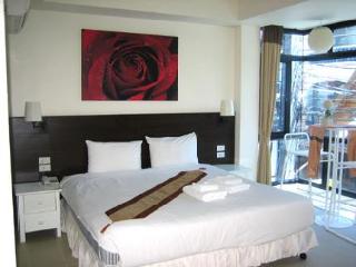 @White Patong