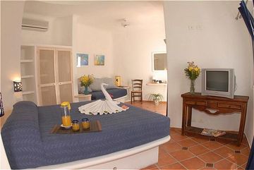 Aqualuna - Adults Only