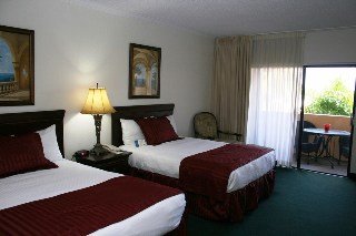 Boca Raton Plaza Hotel & Suites