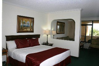 Boca Raton Plaza Hotel & Suites
