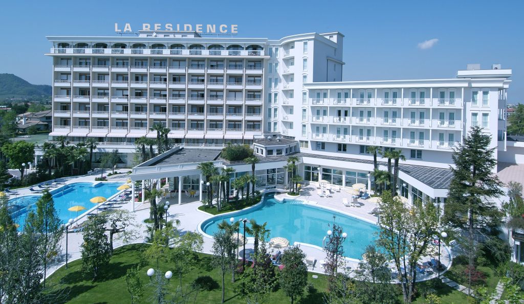 Спецпредложение на весь июль 2015 от отеля  La Residence & Idrokinesis 4*