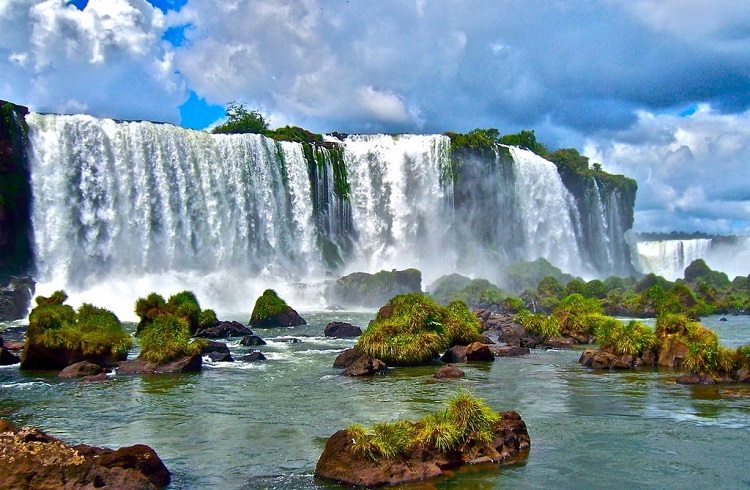 Водопады Игуасу: фантастические потоки