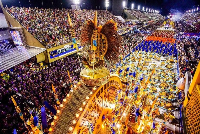 Едем на карнавал в Рио